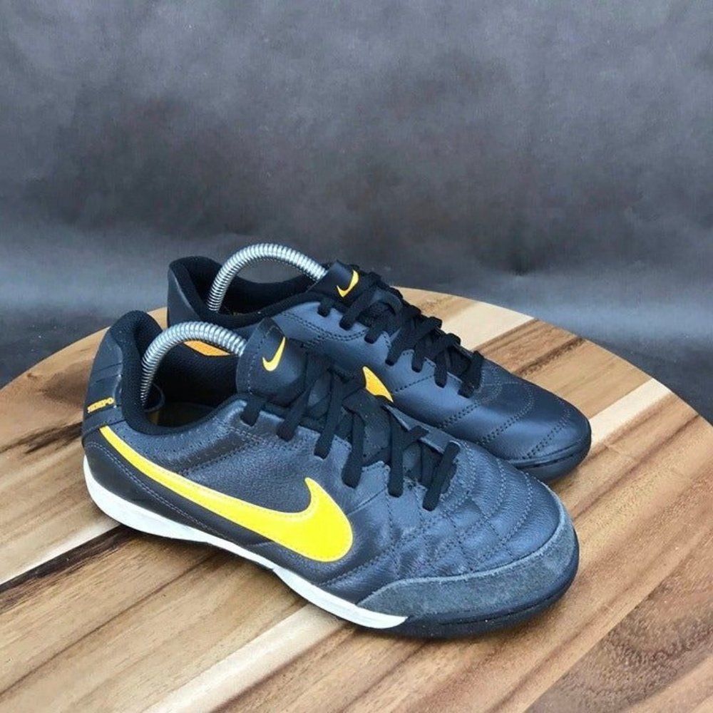 Nike JR Tiempo Rio Black Orange Turf Shoes Lace Up Youth Size 3.5 - Picture 1 of 9